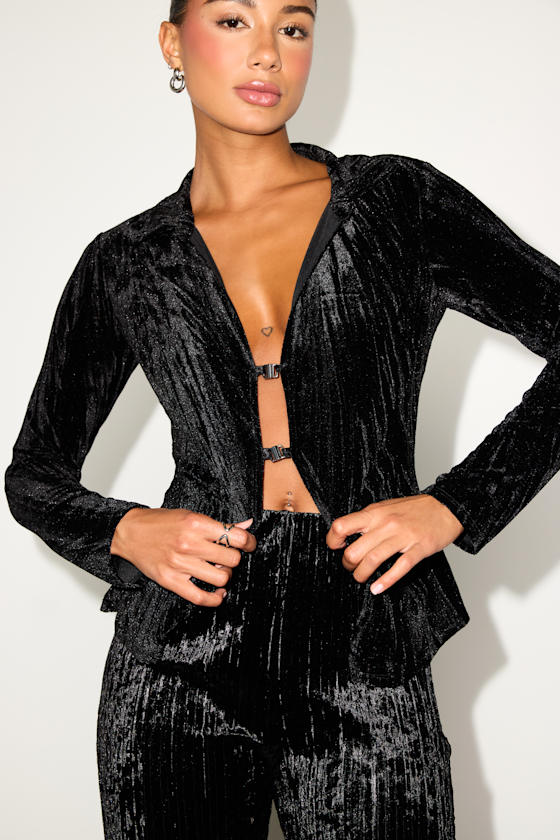 Saelora Black Crushed Velvet Clasp-Front Long Sleeve Top