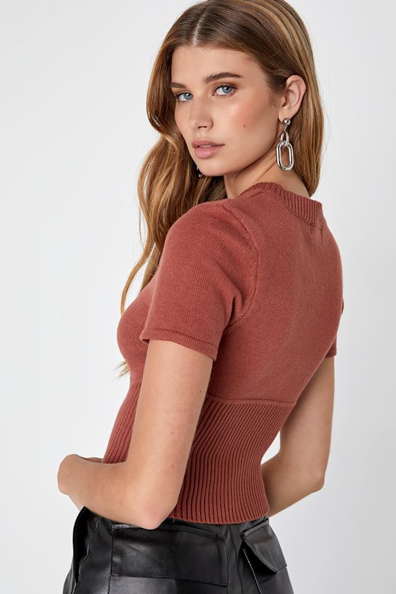 Everyone's a Winter Rust Brown Short Sleeve Seamed Sweater Top