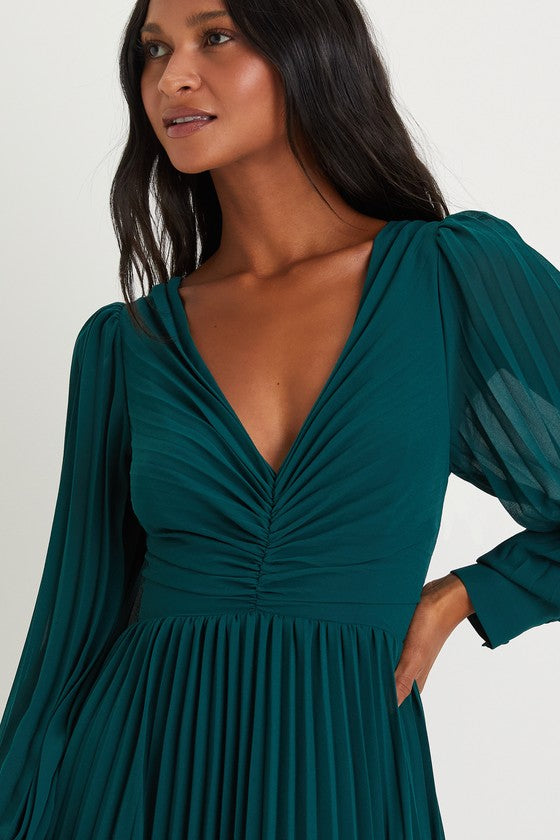 Sophisticated Grace Emerald Green Pleated Long Sleeve Maxi Dress