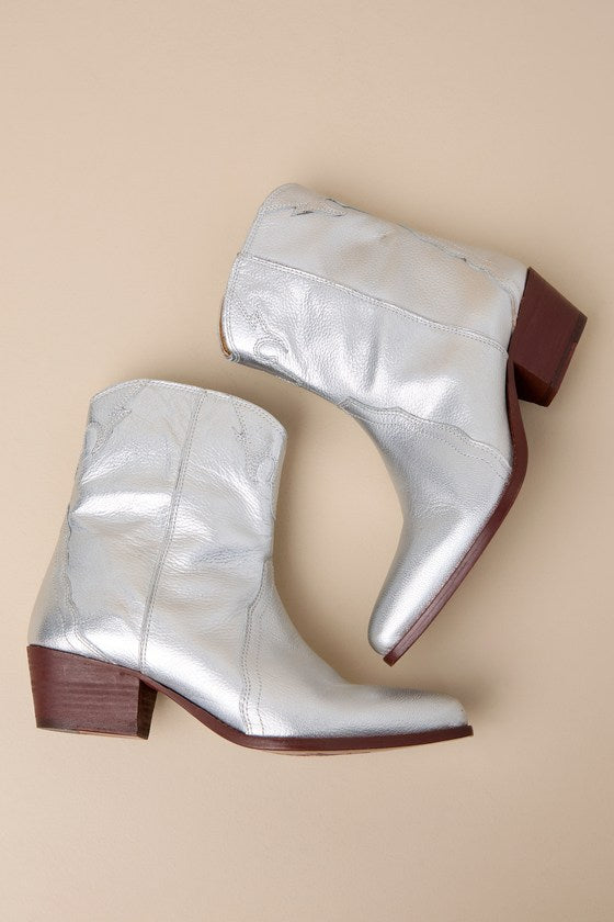 New Frontier Silver Leather Western Ankle Booties