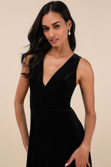 Beautiful Night Black Velvet Sleeveless Maxi Dress