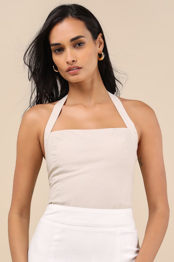 Maebyn Beige Halter Crop Top
