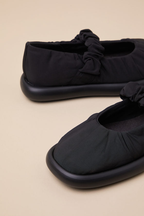 Onda Black Pleated Ballet Flats