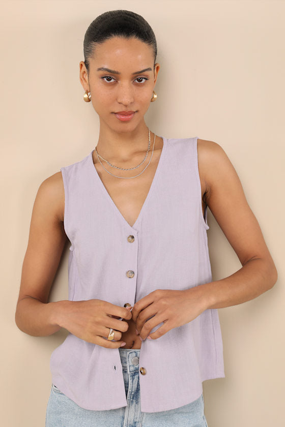 Casually Sophisticated Lilac Linen Sleeveless Button-Front Top
