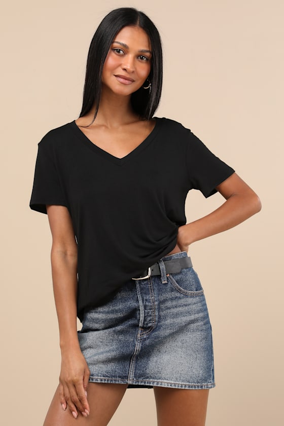 Adyn Black V-Neck Short Sleeve Tee