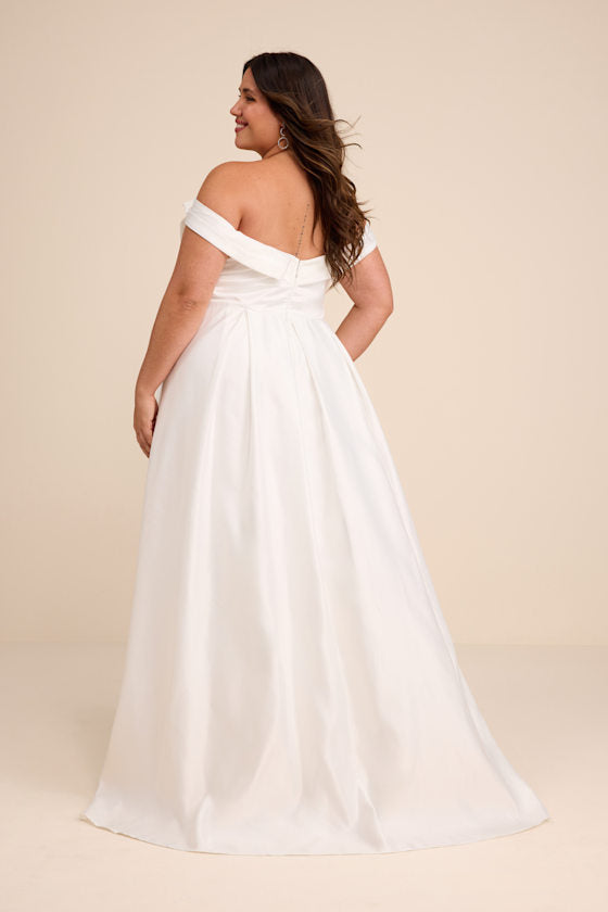 Extraordinary Vow White Off-the-Shoulder Maxi Dress with Pockets