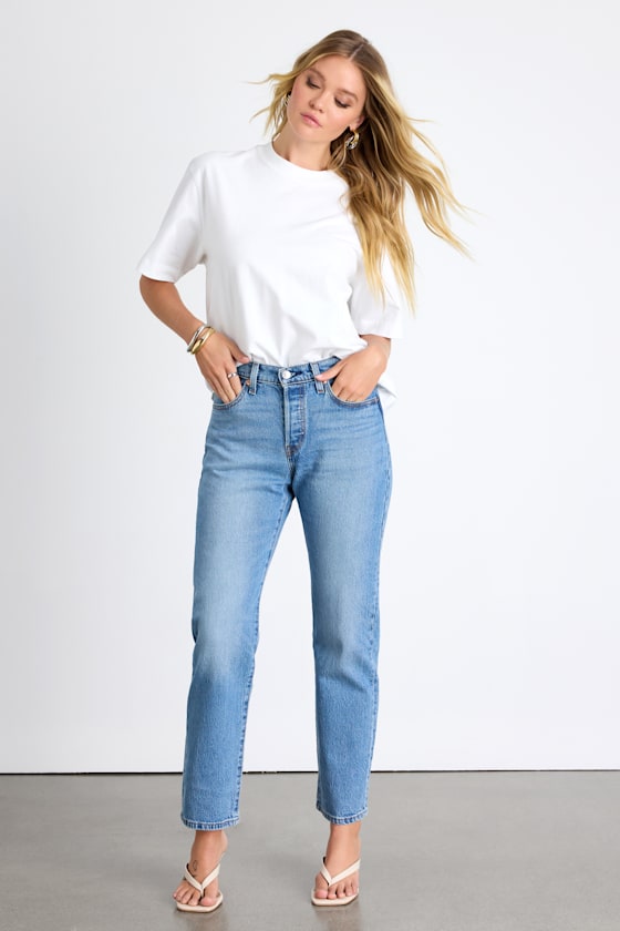 501 Curve Medium Wash Straight Leg Jeans