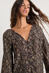 Noahlyn Black Floral Pleated Long Sleeve Blouse
