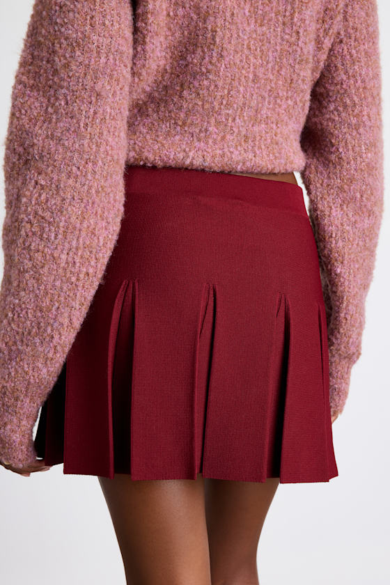 Alyne Burgundy Knit Mid-Rise Pleated Mini Skirt