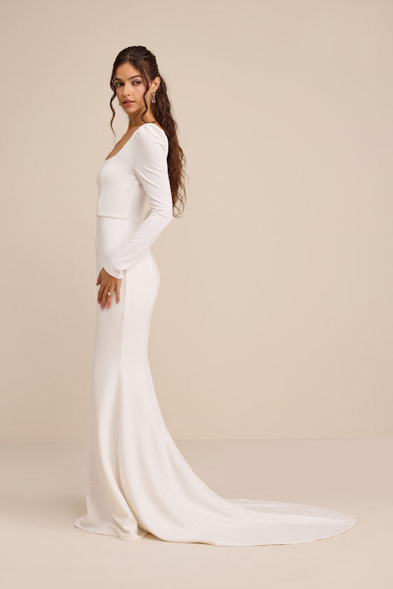 Jilla White Backless Long Sleeve Maxi Dress