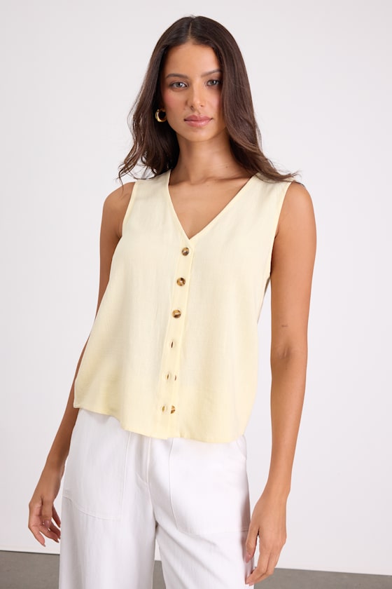 Casually Sophisticated Yellow Linen Sleeveless Button-Front Top