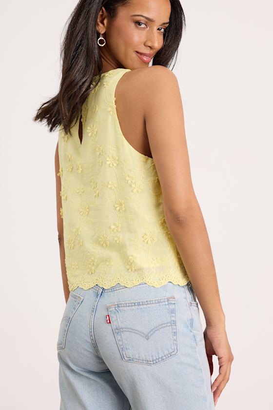 Pleasant Personality Yellow Floral Embroidered Crew Neck Tank