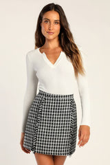 Get the Grade Black and White Houndstooth Tweed Mini Skirt