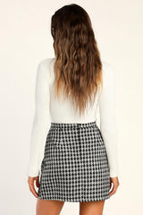 Get the Grade Black and White Houndstooth Tweed Mini Skirt
