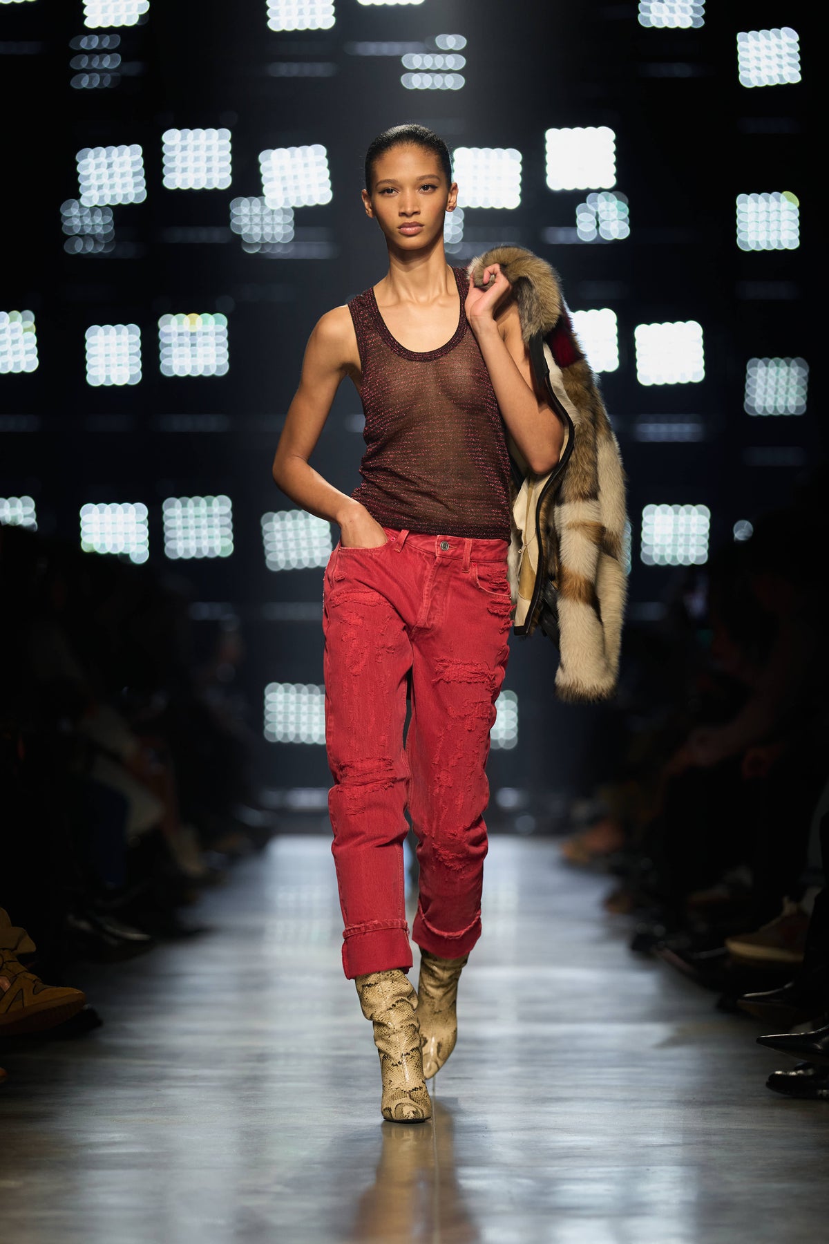 Look 43 [W26]